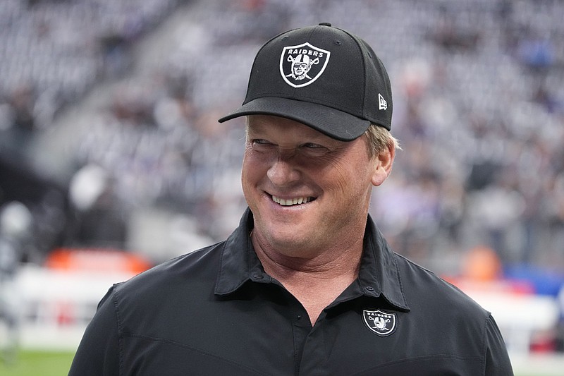 Jon Gruden present for QB Derek Carr's early work with Saints