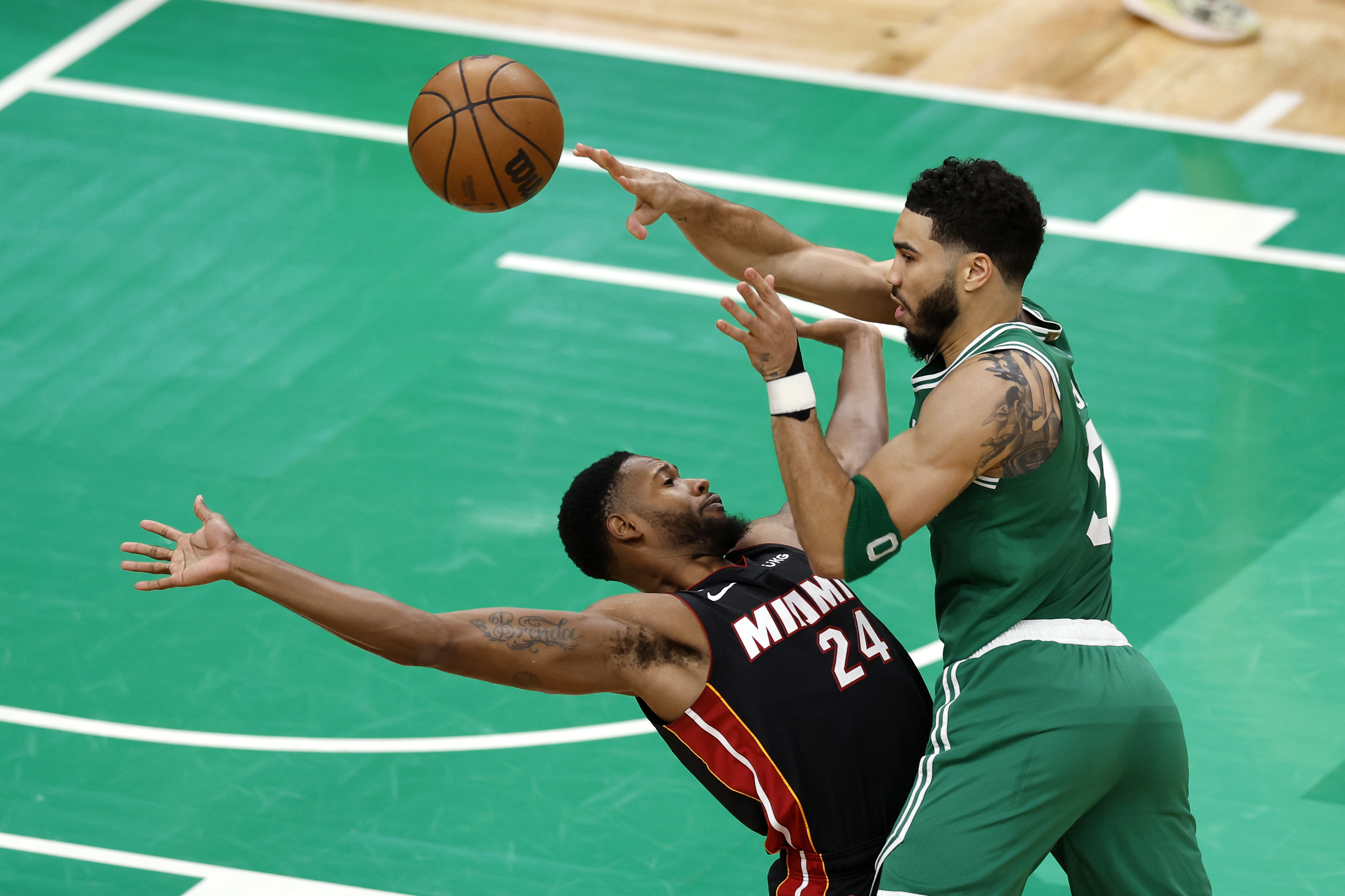 Miami Heat wins Game 7 in Boston, first 8-seed in NBA Finals since '99