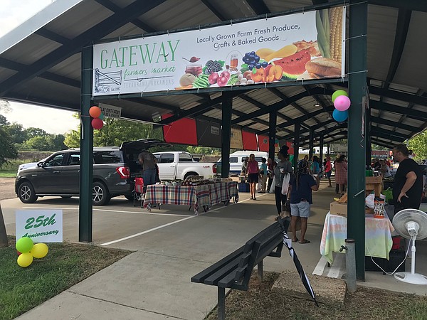 Pollinator's garden coming to farmers' market | Texarkana Gazette