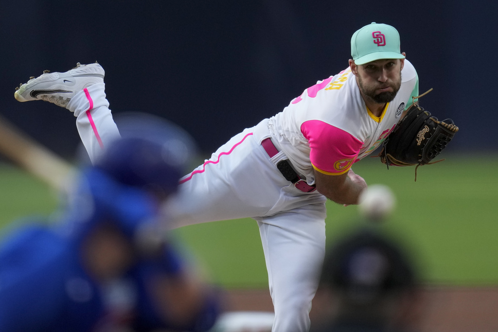 What are the days of the year that the MLB players wear pink?