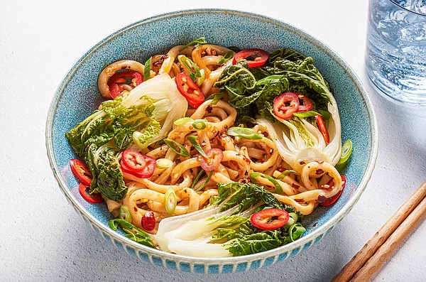 Spicy chili oil noodles make an easy 20-minute meal - Vimarsana News