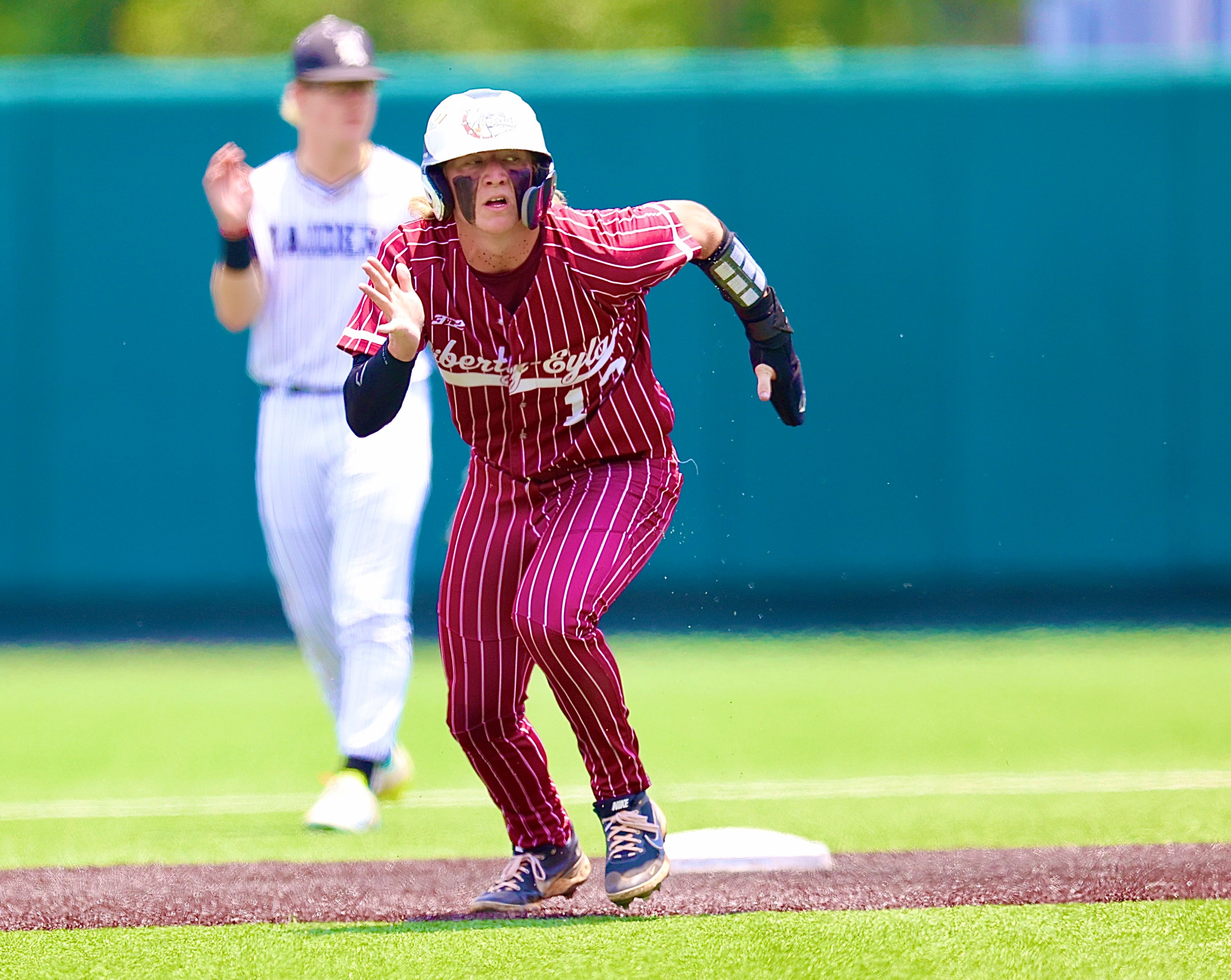 L-E just a win away from title - Vimarsana News