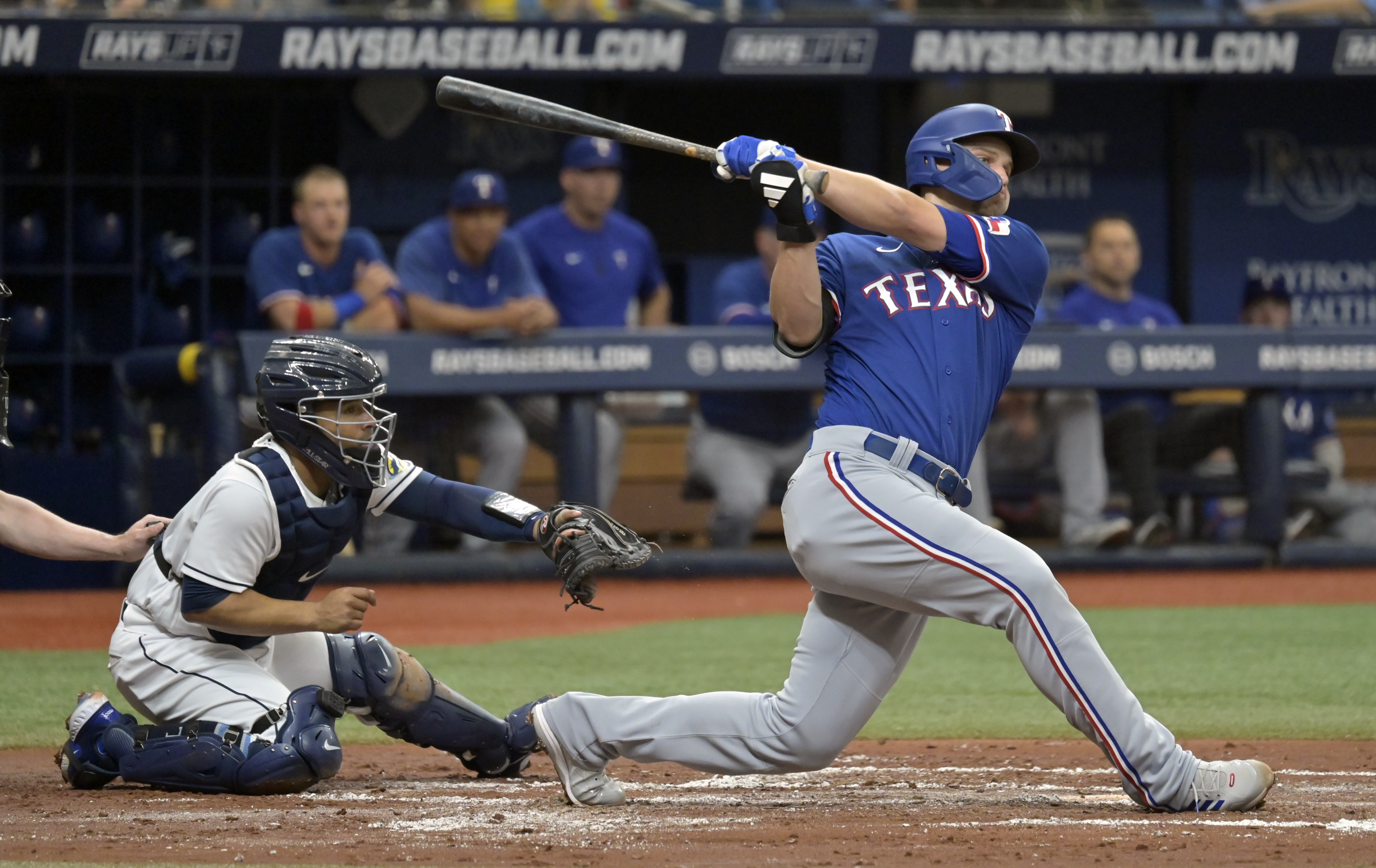 Eovaldi's 9th win leads Rangers to 8-4 victory