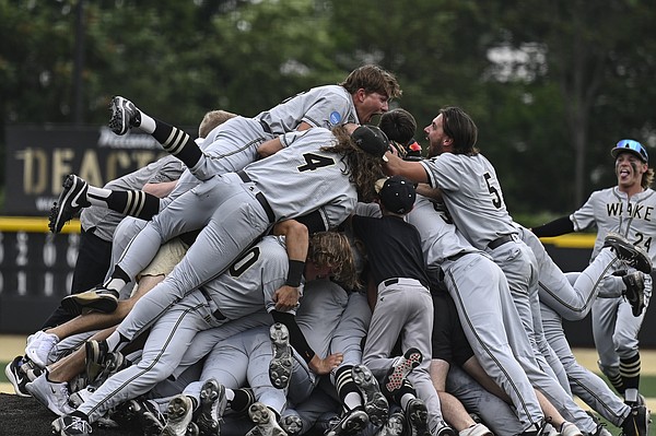 Beloso hits 3-run HR, LSU wins super regional, clinches first CWS