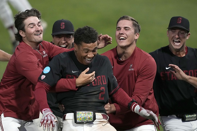 Florida State kicks off College World Series with 1-0 win over Arkansas