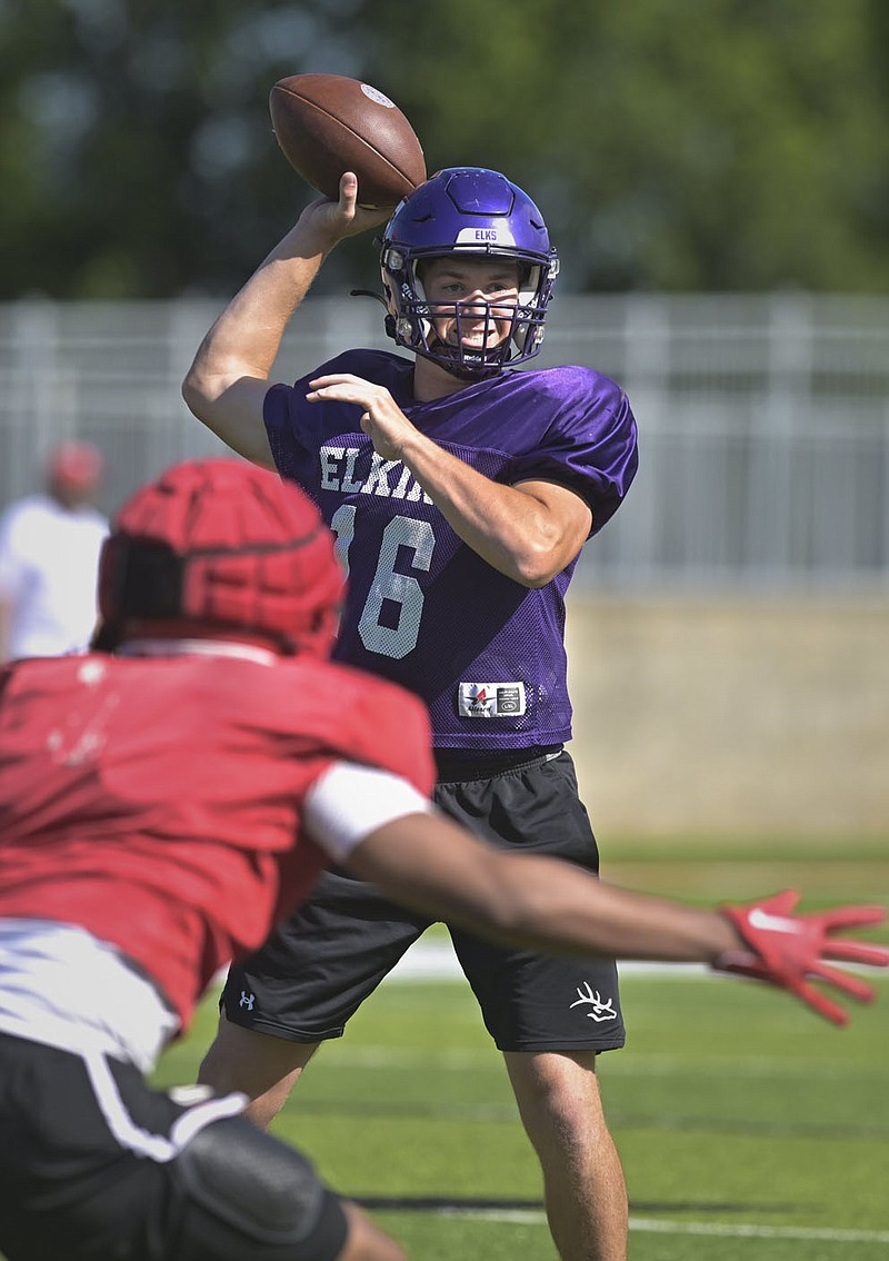 Dean back as quarterback | Northwest Arkansas Democrat-Gazette