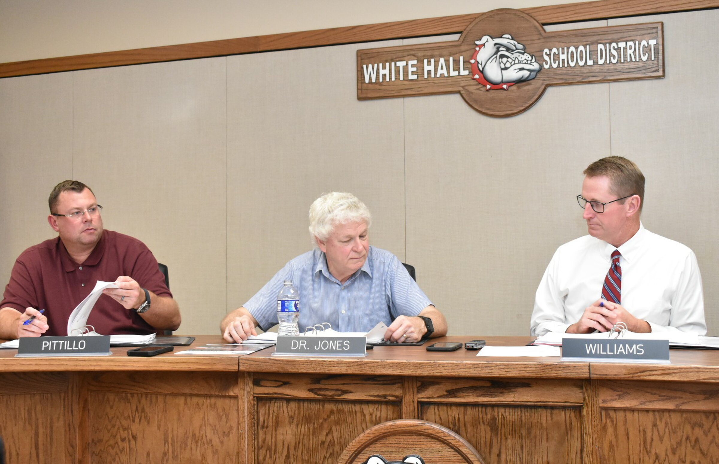 WHSD votes to buy 3 new schoolbuses