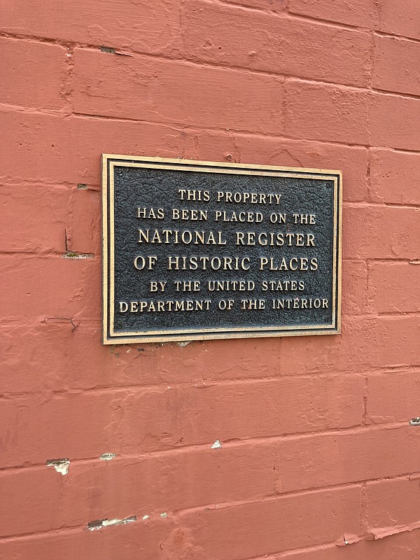 Owner: Hood Building safe despite loose bricks - Vimarsana News