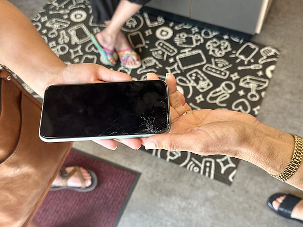Local uBreakiFix franchisers shift with brand as smartphones have stronger glass, market saturation - Vimarsana News
