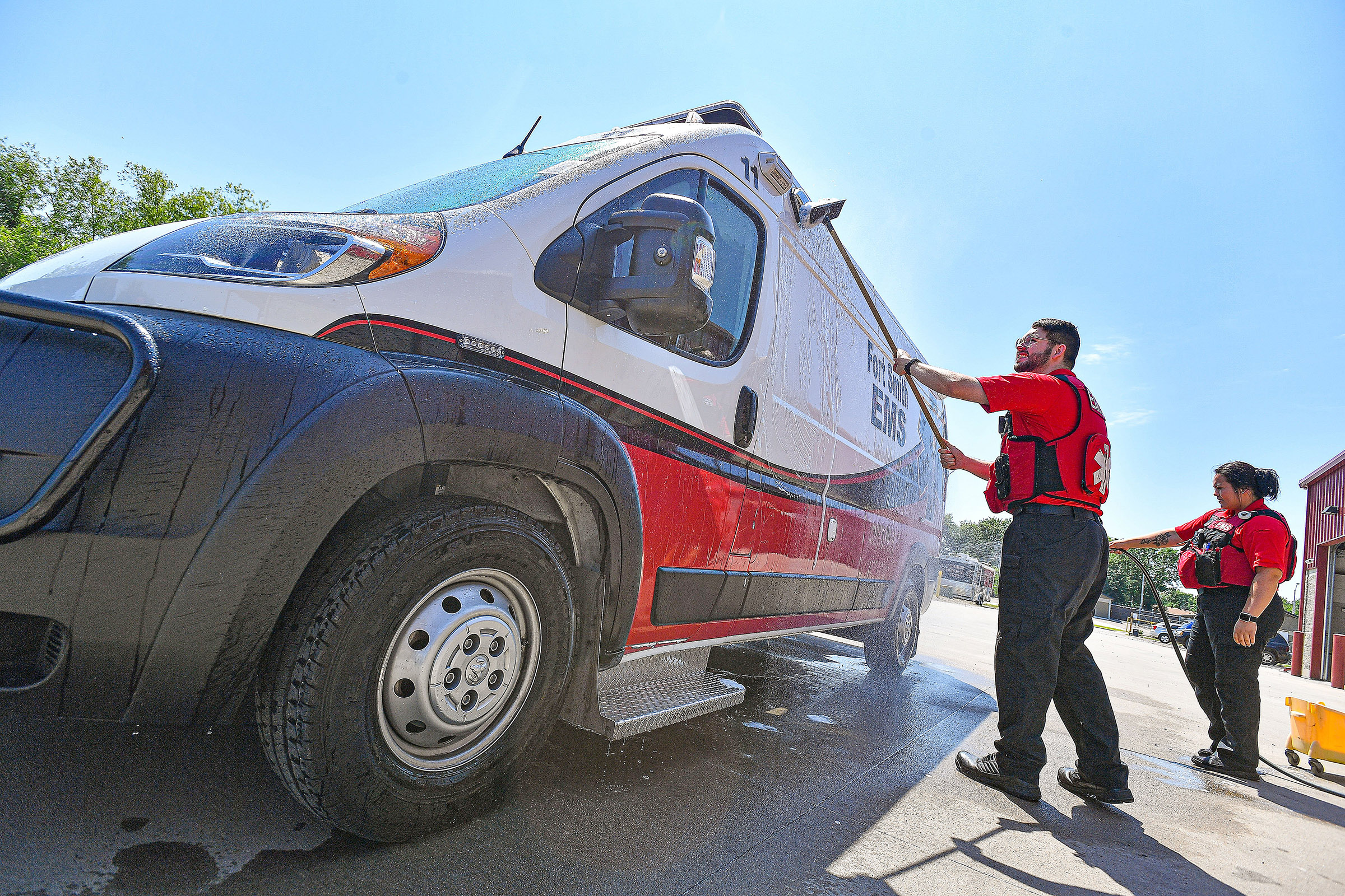Fort Smith raises base ambulance rates but keep costs low, according to EMS executive director - Vimarsana News