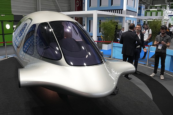 Flying taxis take flight in Paris, heralding transport revolution - Vimarsana News