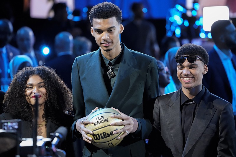 Los Angeles Lakers select Jalen Hood-Schifino with 17th pick in 2023 NBA  draft - Inside the Hall