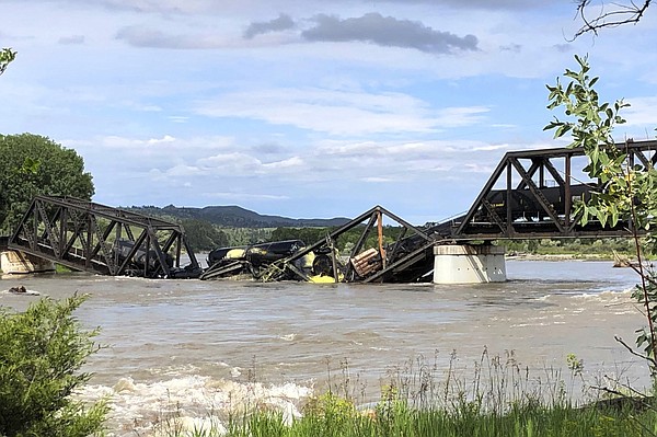Water air tested after train wreck Water air tested after train wreck