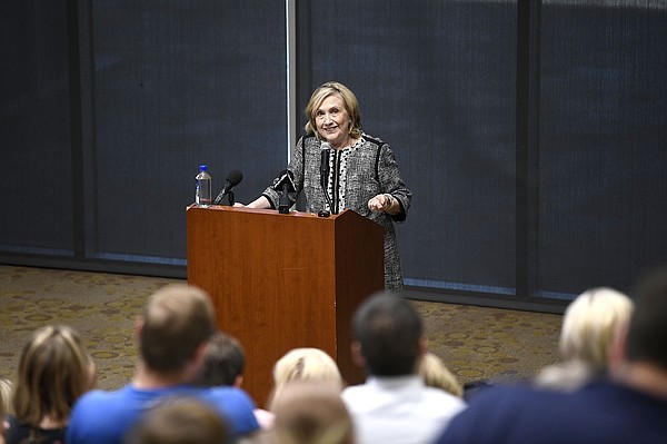 Hillary Clinton speaks at LR library - Vimarsana News