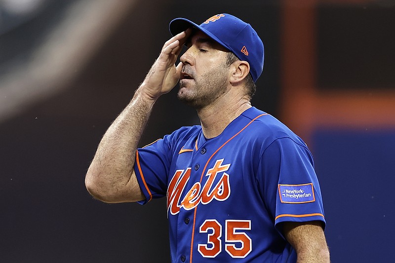 Mets manager Showalter suspended 1 game for reliever's pitch