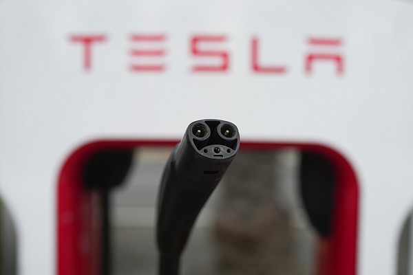 Auto industry group sets standards for Tesla cords - Vimarsana News