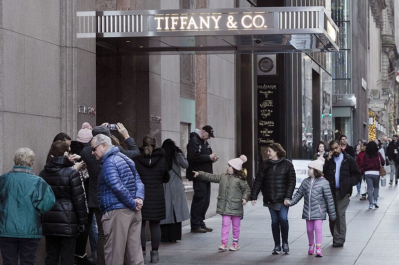 Tiffany's Fire Sends Smoke Eaters Rushing To Fifth Ave: FDNY