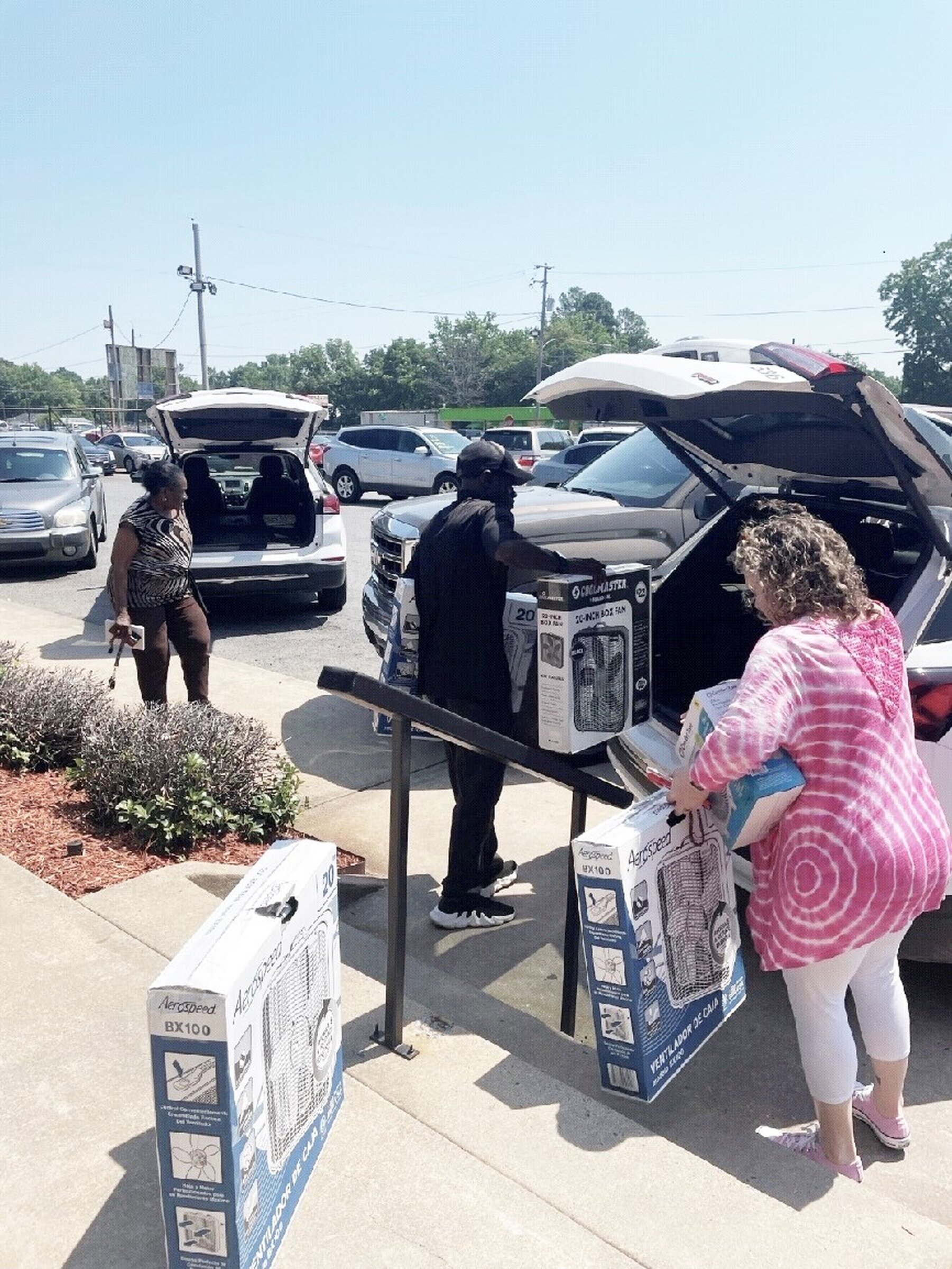 Elderly, disabled citizens in Pine Bluff get fans
