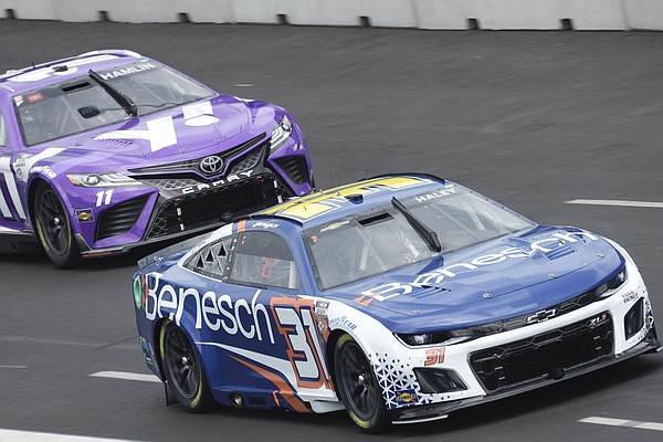 NASCAR drivers praise setup for 1st street race in downtown Chicago - Vimarsana News