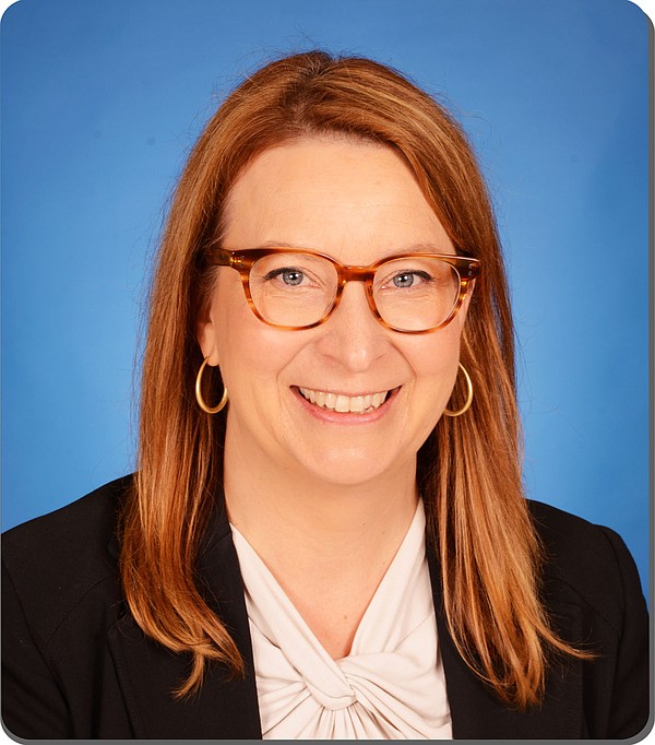 Communications Director Ashley Siwiec leaves Rogers Public Schools after 20 years, looks forward to more family time - Vimarsana News