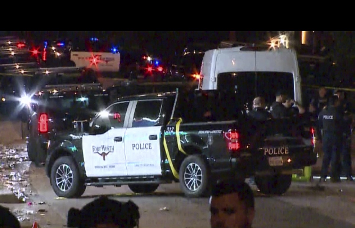 Shots fired into crowd after Texas holiday festival leave 3 dead ...