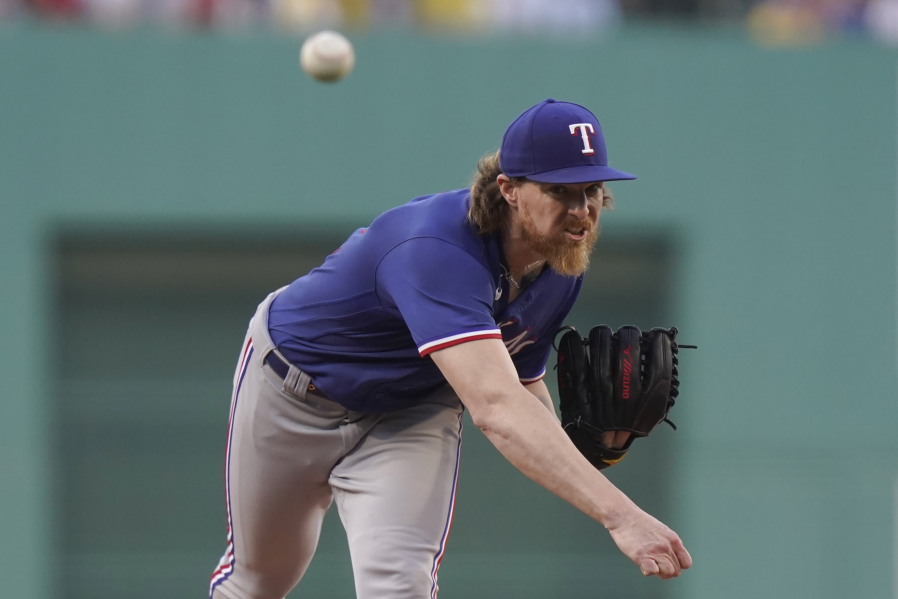 Brayan Bello shuts down the slumping Rangers to help the Red Sox win 4-2