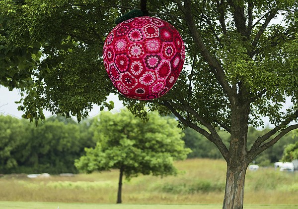 Roaming apple meant to celebrate Bentonvilles 150th anniversary