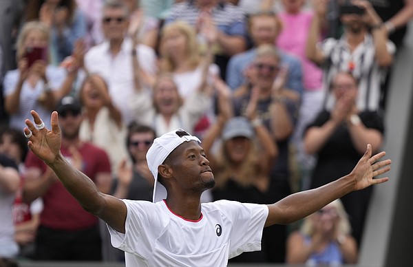 American Eubanks stuns Tsitsipas - Vimarsana News