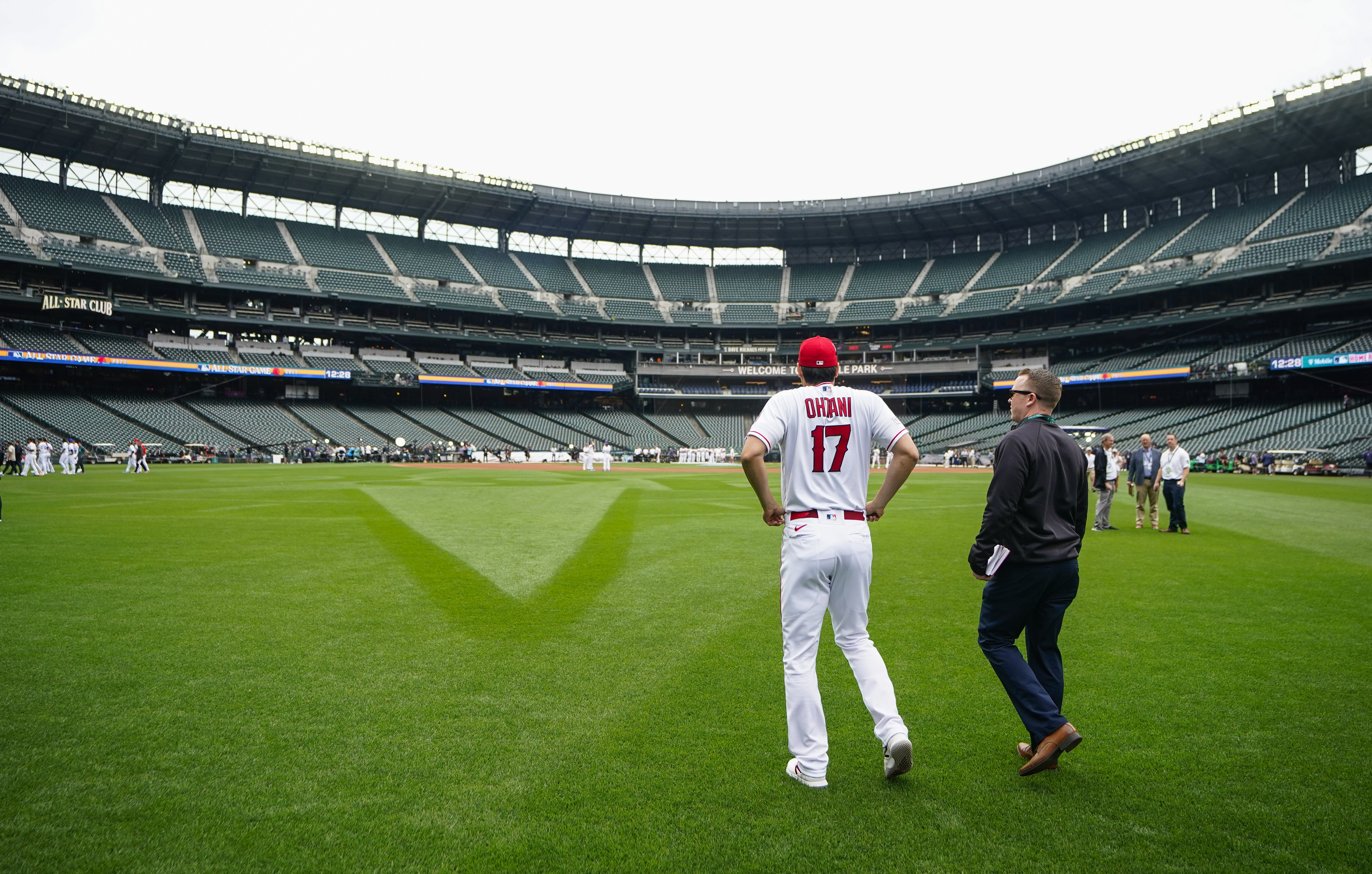 Shohei Ohtani's free agency causes buzz at All-Star Game