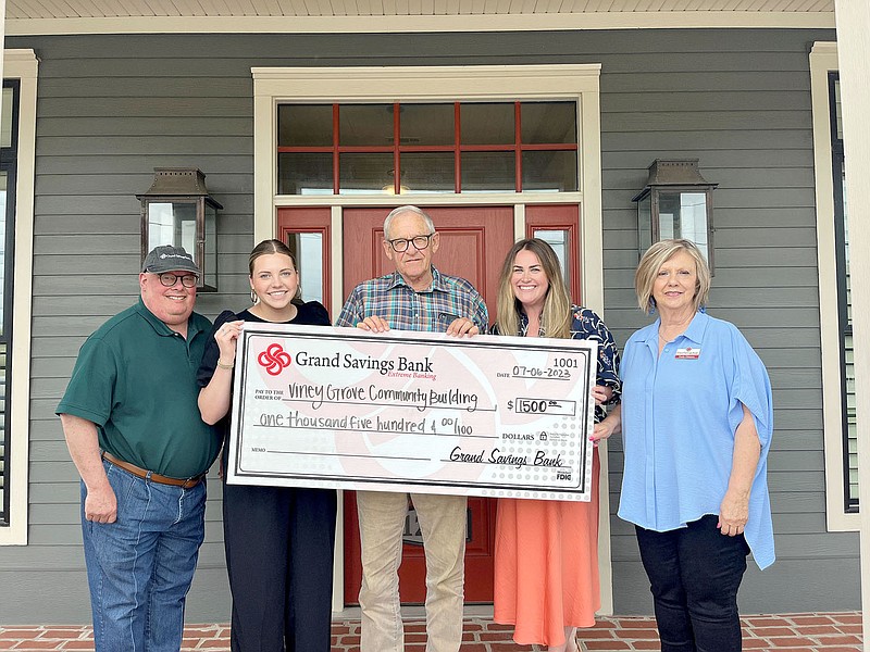 Grand Savings Bank donates to community building