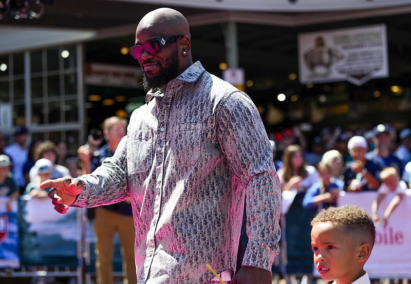 Photos: Baseball's best players shine on MLB All-Star Game red carpet
