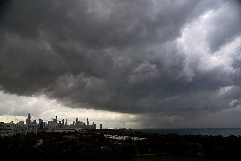 Tornado touches down near Chicago airport | Jefferson City News Tribune