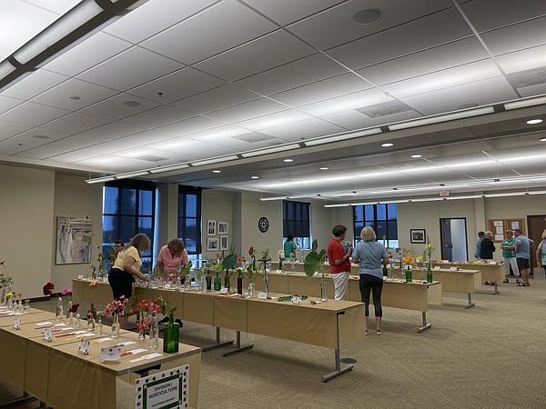 Community sprouts at garden show - Vimarsana News