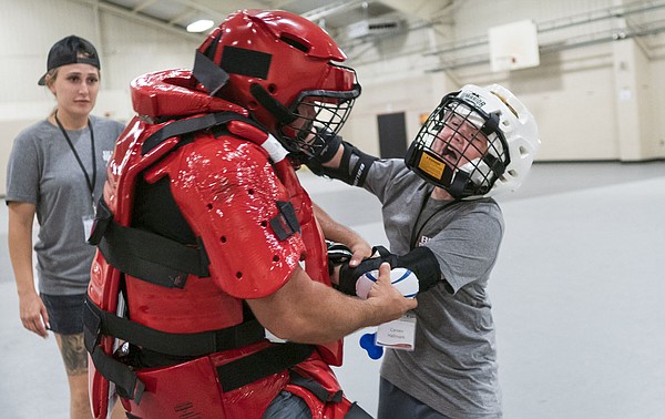 Benton County deputies kids build relationships in Junior Police Academy