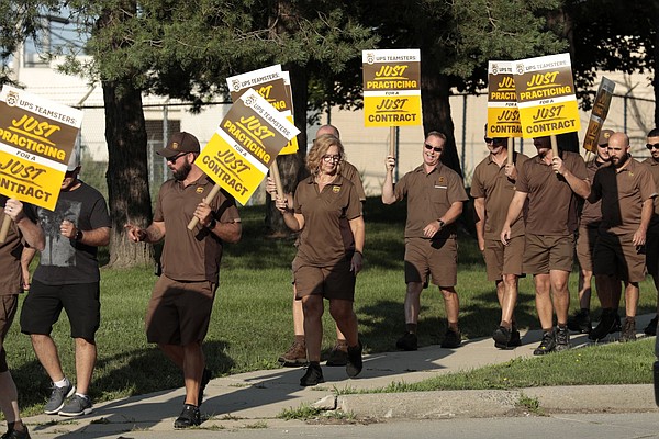 UPS strike threat worries economists - Vimarsana News