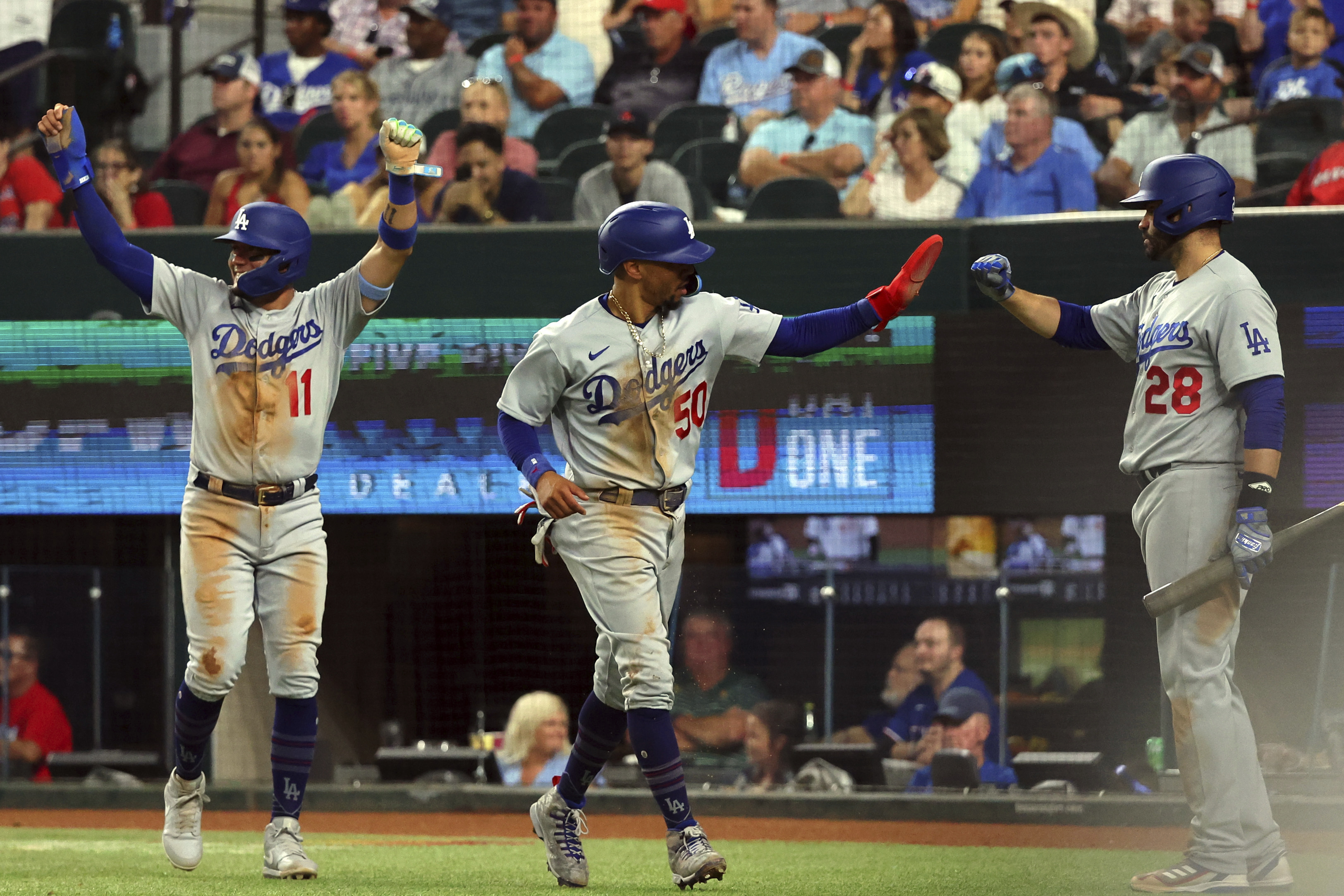 Freddie Freeman and J.D. Martinez help Dodgers beat Rangers - Los