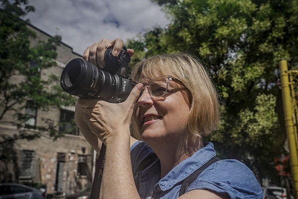 Wedding photographers adapt to couples who want instant images, less tradition on their big day - Vimarsana News