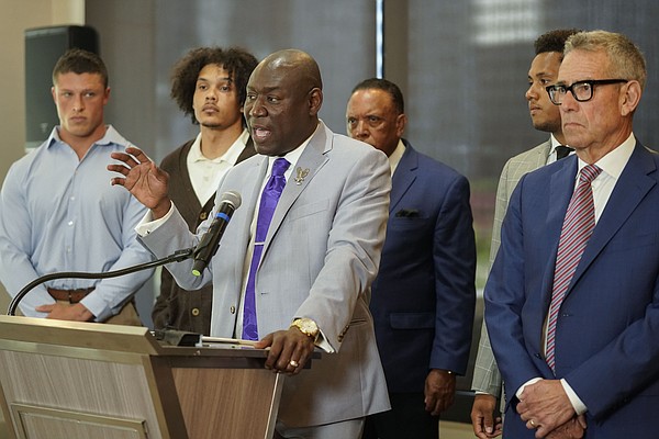 Former players file suits against Northwestern - Vimarsana News