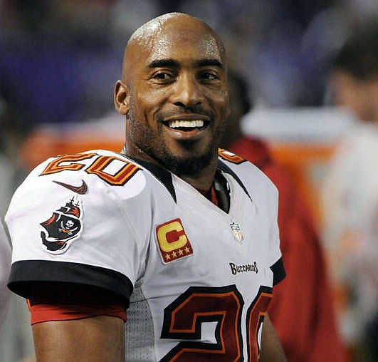 Ronde Barber's pick-six nominated for NFL's greatest moment