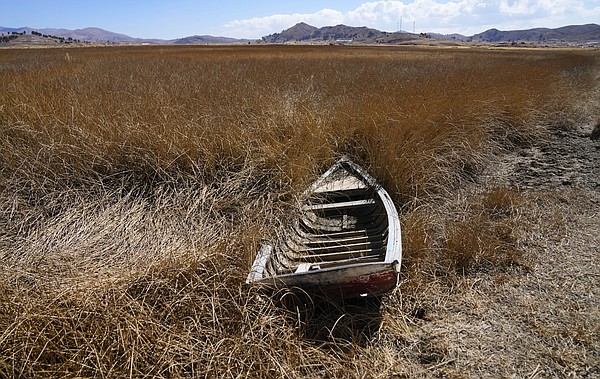 A drought alert for receding Lake Titicaca has Indigenous communities ...