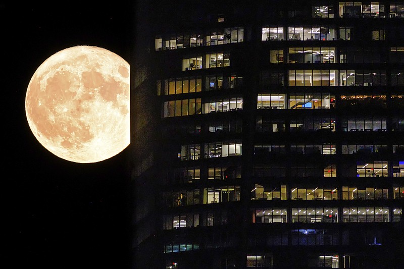 PHOTO GALLERY The first supermoon in August rises around the world