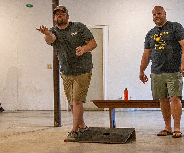 Low turnout turns fair's washers tournament into friendly practice - Vimarsana News