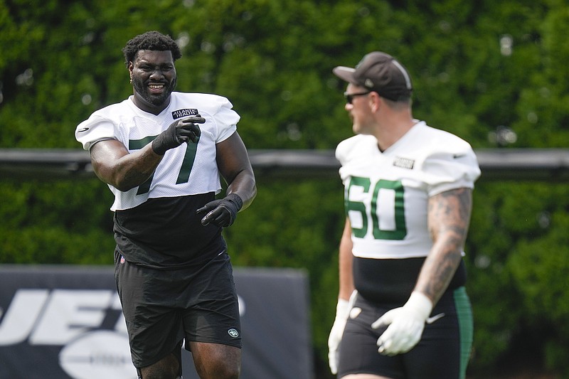 Jets' tackle returning after two-year absence