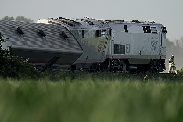 Officials: Poorly designed crossing contributed to Missouri Amtrak derailment - Vimarsana News