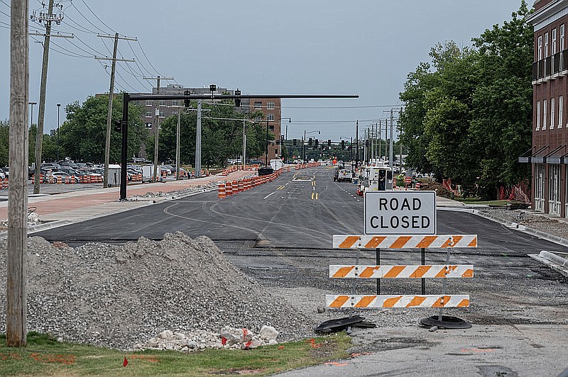 Bentonville intersection work that is part of Eighth Street widening ...