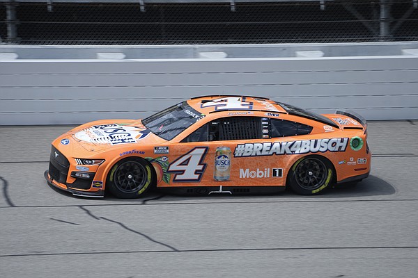 Retiring Harvick aims for playoff spot