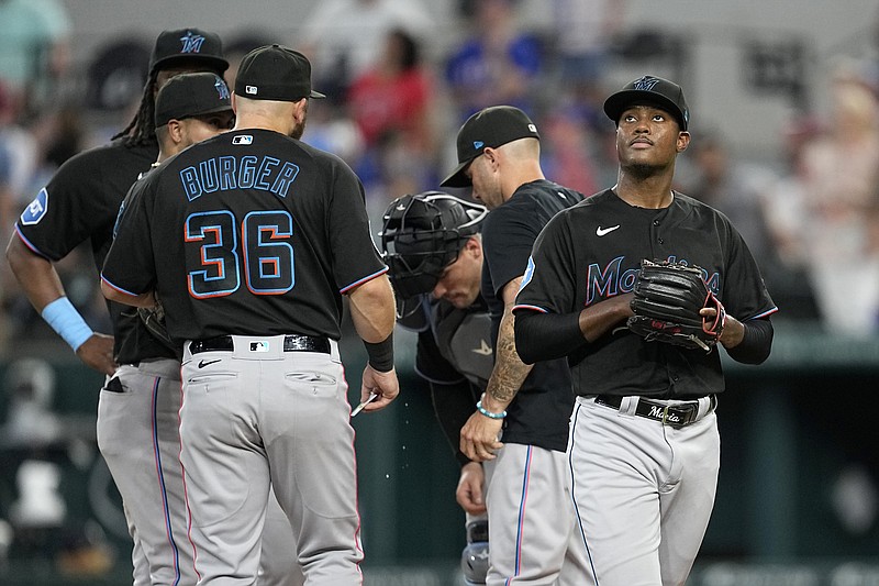 Rangers rally past Marlins for 5th straight win