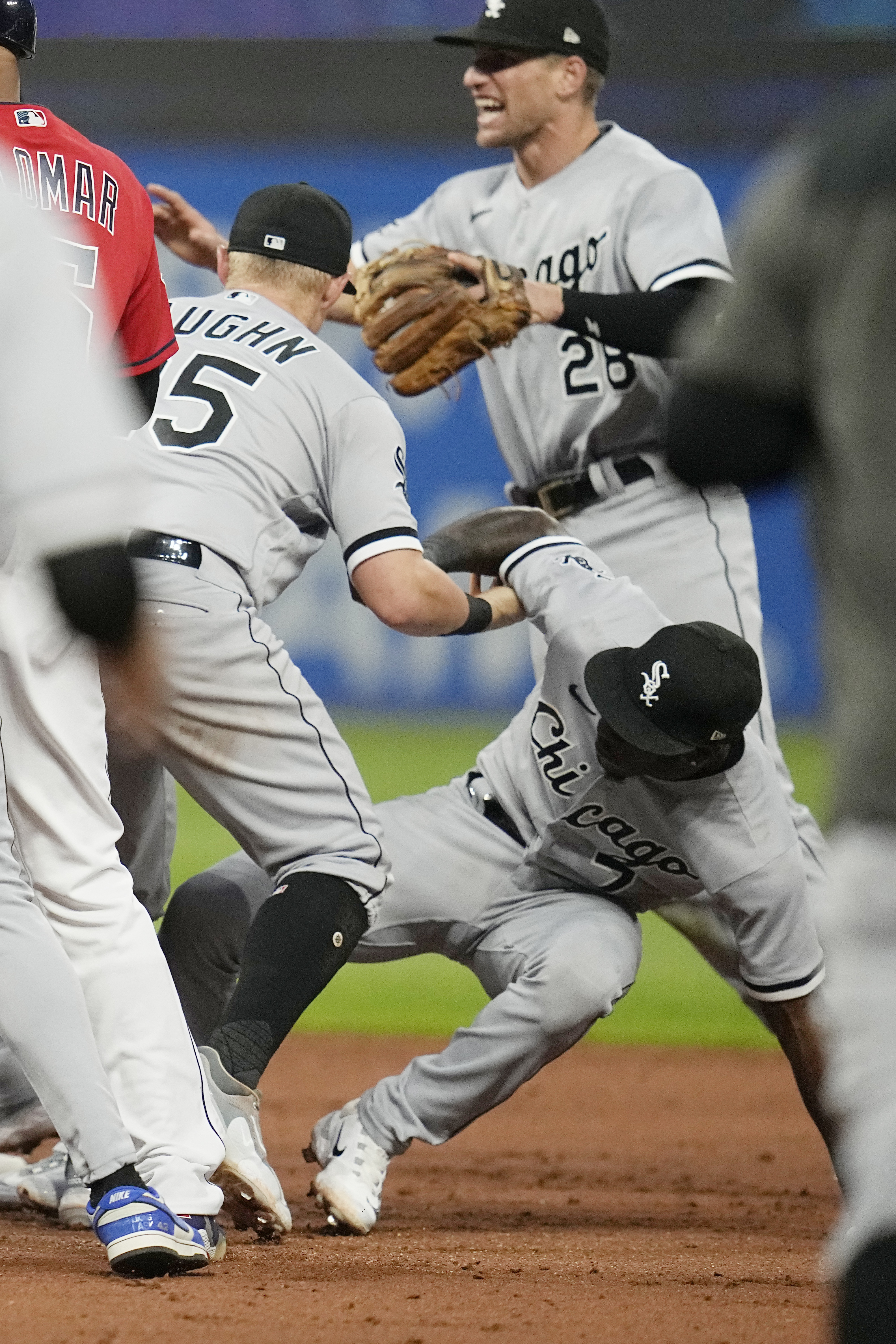 White Sox-Guardians game delayed after brawl, 6 ejected
