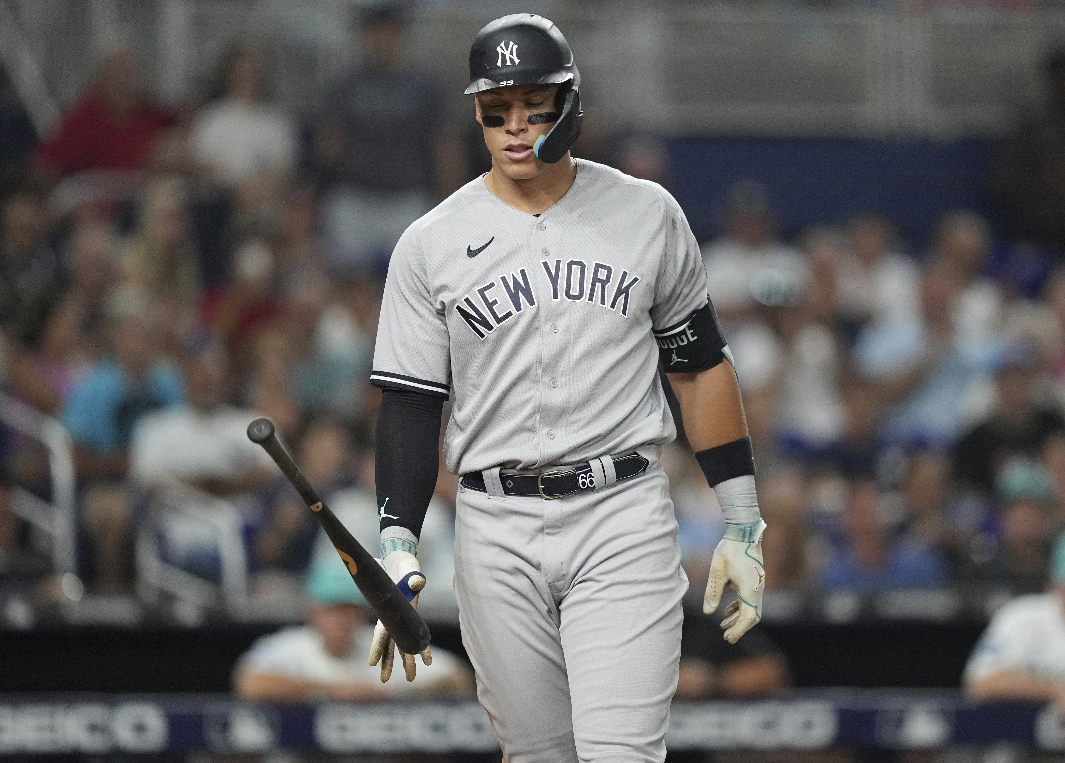 Yankees' Aaron Judge blasts 464-foot home run in win over Marlins