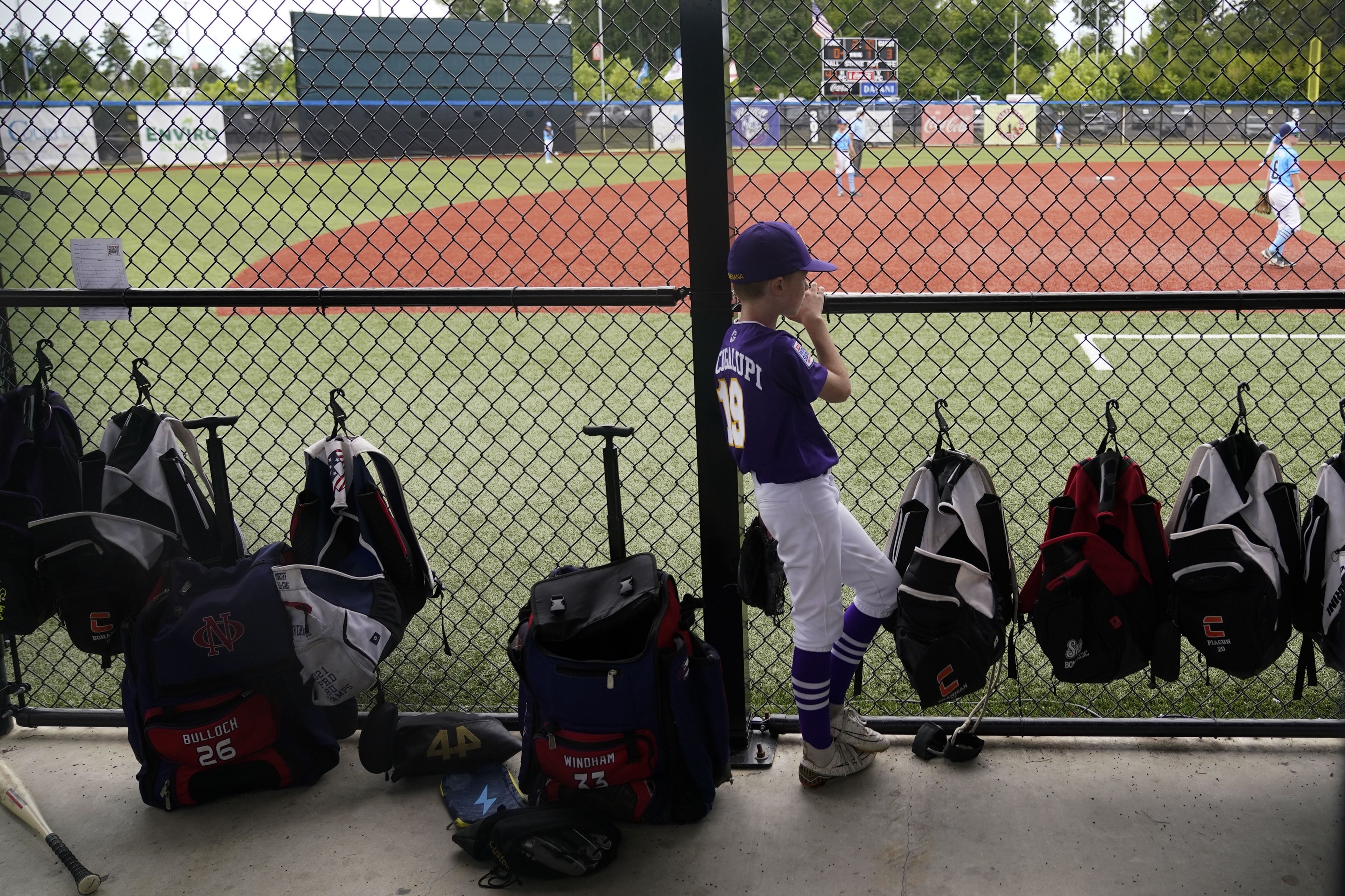 Heat tests stamina, resourcefulness at major youth baseball tournament - Vimarsana News